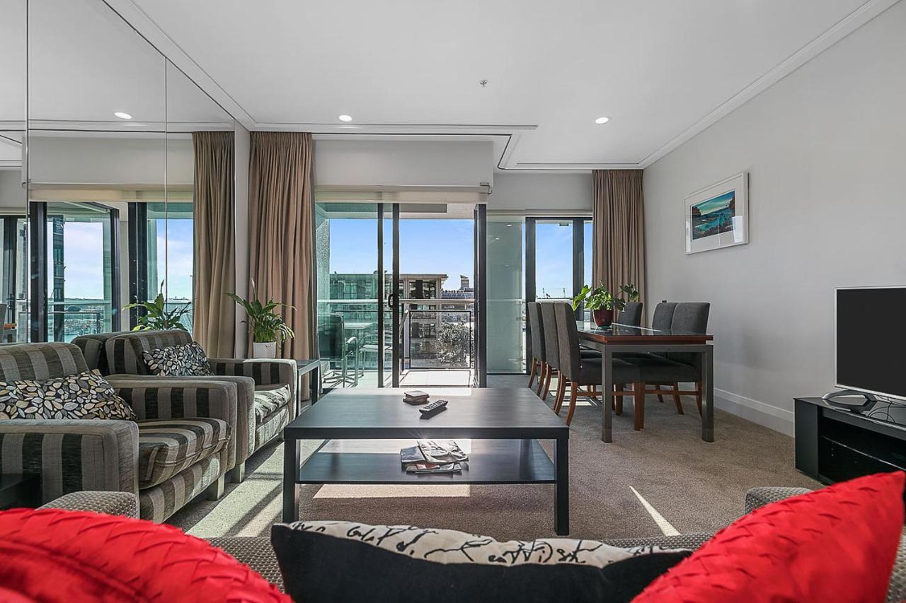 Stunning & Spacious Haven On The Waterfront! 奥克兰 外观 照片